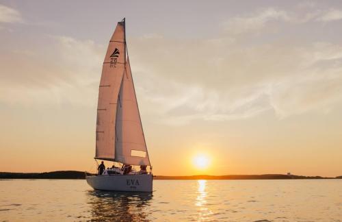 Прогулки на яхтах класса LUX от 20р от "Море Минск"