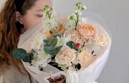 Цветы от 4,50р, авторские букеты, композиции от 88р от "Flovery"
