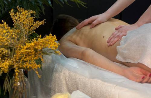 Head SPA: массаж с Балийским водопадом со скидкой до 26% в "Violetti"