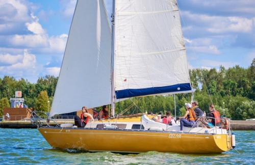 Прогулка на яхте "Seliya" от 100р до 10 человек на Минском море