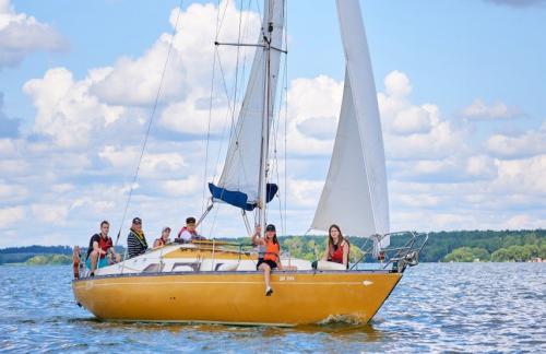 Прогулка на яхте "Seliya" от 100р до 10 человек на Минском море