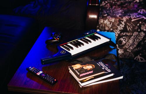 Рок-комната: Xbox, Just dance, Rockband 3, караоке, дартс, настольные игры от 5р в "Рок-комната 18"