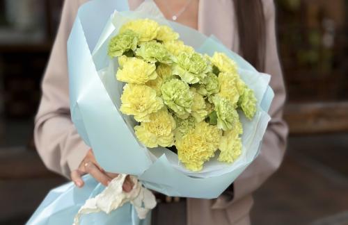Букеты из роз, розы в коробках от 35р, гвоздики от 2,50р/шт от "Allrose.by"